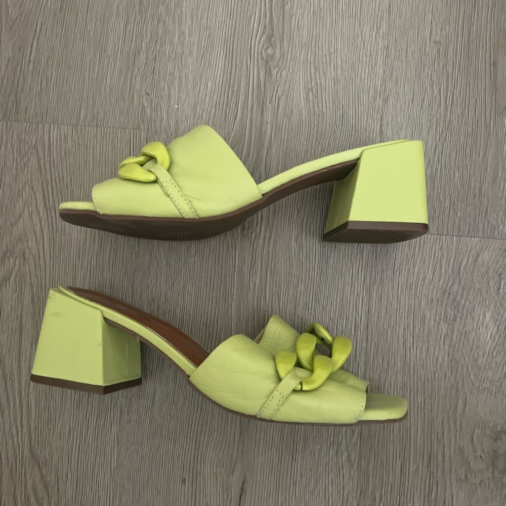Brazilian heeled sandals